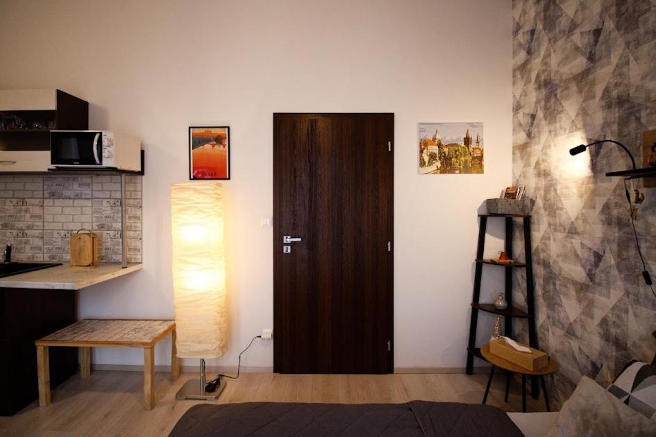 Cosy Studio, 15Min To Old Centre, Self-Check In, Free Wifi, Welcome Drink! Prag Exteriör bild