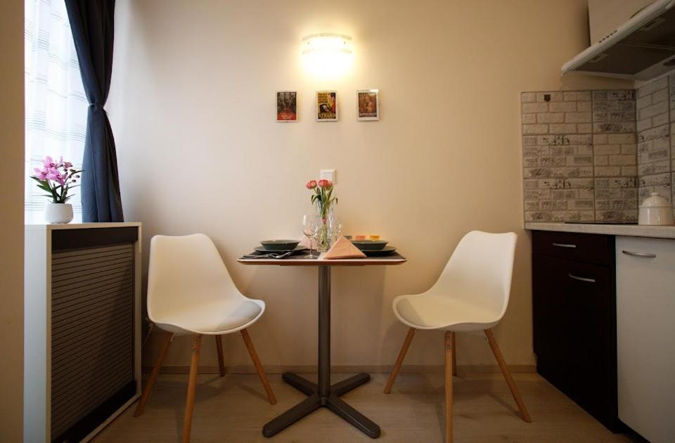 Cosy Studio, 15Min To Old Centre, Self-Check In, Free Wifi, Welcome Drink! Prag Exteriör bild