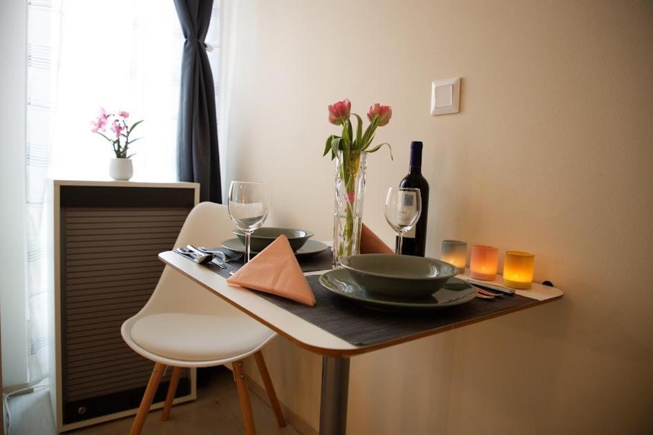 Cosy Studio, 15Min To Old Centre, Self-Check In, Free Wifi, Welcome Drink! Prag Exteriör bild